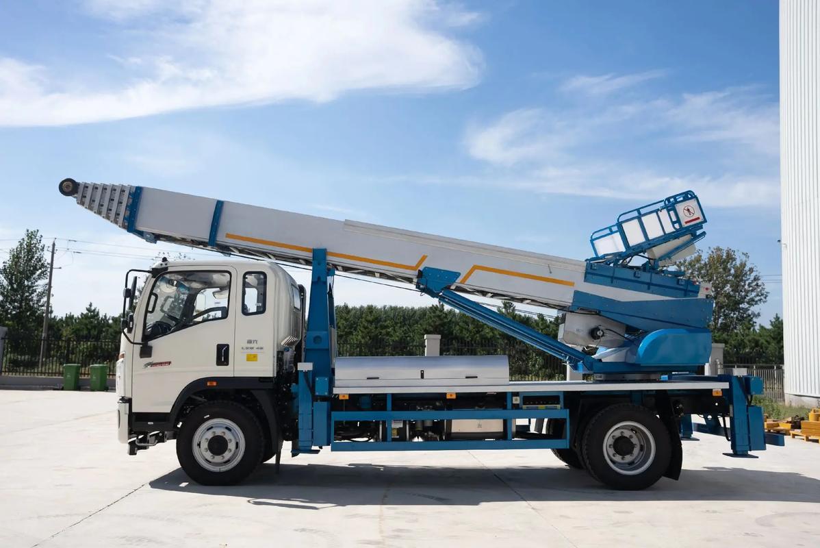 江油云梯上料车租赁费用